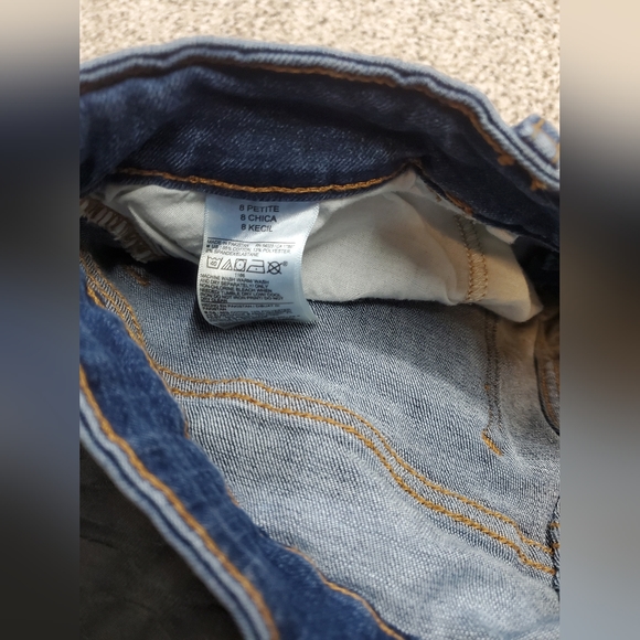 Old Navy Petite Jeans Midrise Super Skinny - Picture 4 of 4